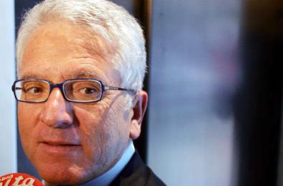 Matarrese: «Bari regalaci
una gioia. Ti vogliamo in A»