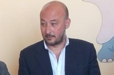 Appalti in cambio di voti, Caracciolo
si dimette dopo accusa di corruzione 