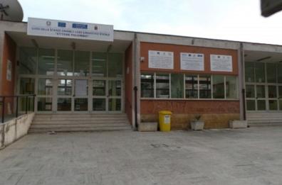 Brindisi, raid nel liceo
denunciato minorenne