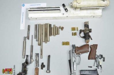 Taranto, in cella pregiudicato
64enne: faceva l'«armiere»