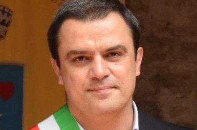 Incendiata auto sindaco
Potentino: «Non vincerete»