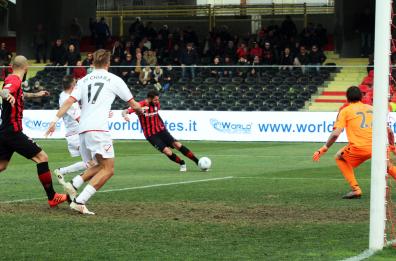 Foggia «liquida» il Carpi
e va a quota 34 punti