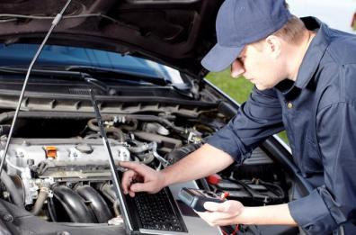Revisioni auto, in Puglia spesi
182 milioni. A Bari il primato