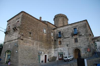 Vendesi palazzo baronale
al prezzo di 150 mila euro