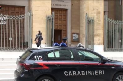 Bari, da 3 anni estorceva soldi
al parroco di San Ferdinando
In cella tunisino: «Conosco l'Isis»