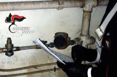 Taranto, non pagano le bollette
e rubano l'acqua: 22 denunciati
