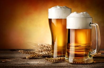 Tutto sulla birra, la bevanda da bere fresca e mai fredda per l'estate calda