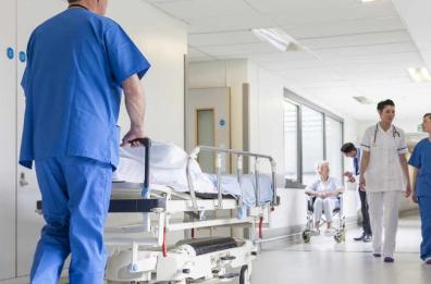 La sofferenza dei pigiami, l'insofferenza dei camici