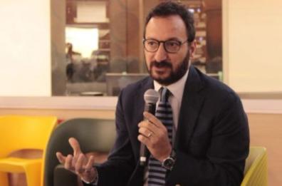 Taranto, 3mila euro per evitare attacchi su a ex consigliere regionale: indagato blogger