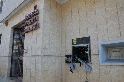 Salve, assaltata Filiale
della banca Arditi Galati