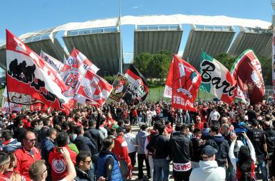 Bari, sindaco convoca tifosi in curva al Della Vittoria: «Decidiamo insieme». Il tentativo del «lodo» per la serie C