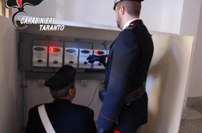 Taranto, allacci abusivi
alla rete Enel: 7 denunciati