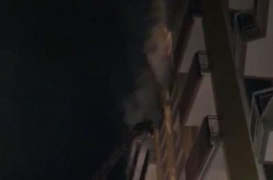 Incendio in una palazzina a Lecce
evacuato stabile per alcune ore