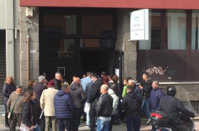 Bari, assembramenti allo sportello Asl: interviene la Polizia. Picaro (Lega): «Situazione vergognosa»