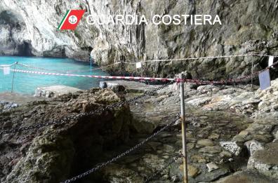 La Zinzulusa può essere visitata ed utilizzata