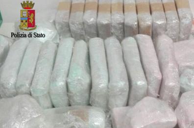 Bari, preso trafficante di droga
Aveva 16 chili di eroina in auto