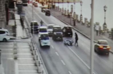 Bari, cade con la moto
sul lungomare: muore 54enne