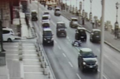 Bari, cade con la moto: la morte in diretta sotto gli occhi delle telecamere
