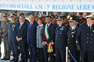 Decaro al Sacrario per il 25 aprile: «Orgogliosi del ruolo di Bari»