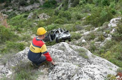 Recuperata un'auto rubata e abbandonata nel Parco della Murgia Materana
