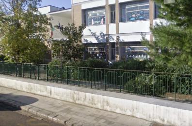 Copertino, cade plafoniera 
a scuola durante test Invalsi
