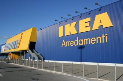 Unioni civili, Ikea offre banchetto per 100 invitati. Fdi: favorisce i gay