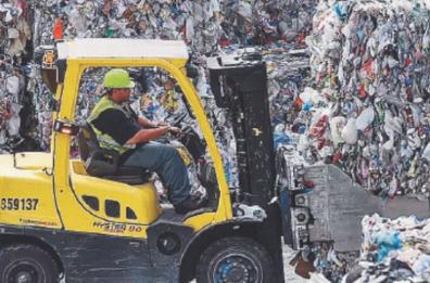 Rifiuti, Pellegrino dice no all'impianto di compost a Lecce