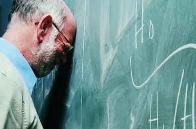 Taranto, prof picchiato da papà di alunno che voleva sospendere