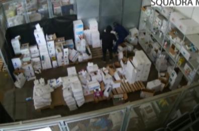 Foggia, rapina in farmacia
con ostaggi: due arresti