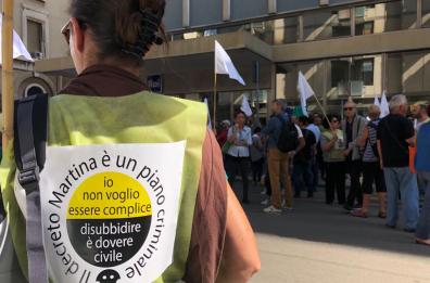 Xylella, contro il decreto Martina protesta associazioni dinanzi sede Rai di Bari