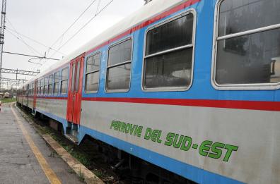 Treni e bus per l’estate, in Salento arrivano 50 nuove corse