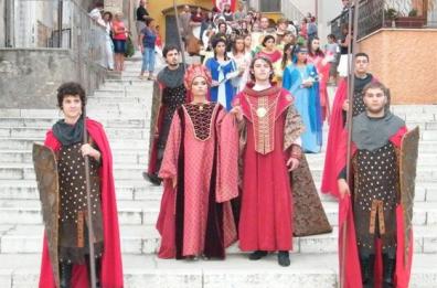 A Torremaggiore si cena con Federico II e il comune ritorna al Medioevo
