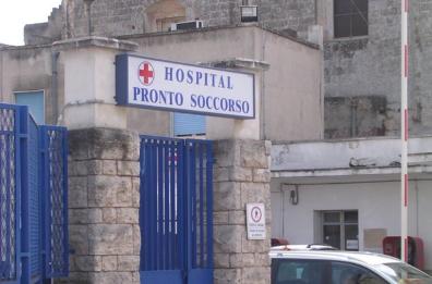 Manduria, 34enne in attesa al pronto soccorso prende a calci i macchinari: denunciato