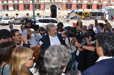 Emiliano agli avvocati che protestano: non ho competenze