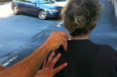 Bari, avvocatessa sventa uno scippo: insegue ladro e lo costringe ad arrendersi