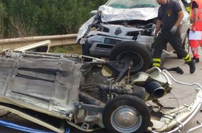 Andria, si rompe il gancio: 24enne muore nell'auto trainata