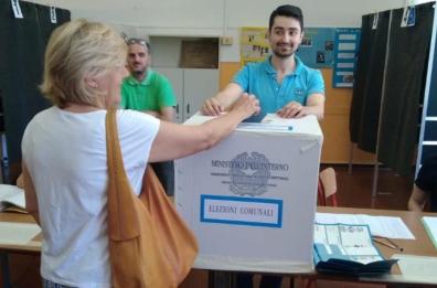 Puglia, i simboli dei partiti
piacciono meno: fenomeno civiche