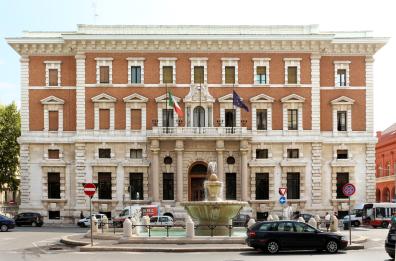 A Bari il report 2023 di Banca d'Italia:  «Il reddito delle famiglie pugliesi non cresce»