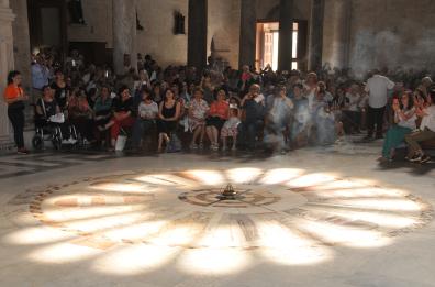 Bari, la magia del solstizio d'estate alla cattedrale