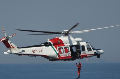 Torre Pali, si cercano due dispersi in mare, allarme lanciato da una donna 