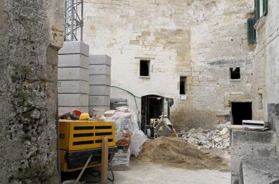 Incidente sul lavoro, operaio si ferisce