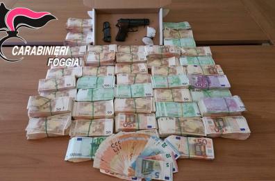 Cerignola, scoperta cassaforte della mala: 447mila € in contanti