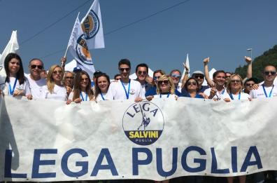 Di felpa e di giacca di strada e di palazzo