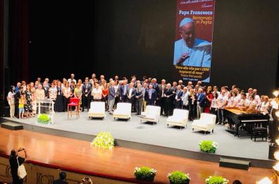 Donazione di organi, al Petruzzelli cerimonia con oltre 1200 ospiti