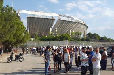Stadio, protesta dei tifosi
E intanto arriva Ngombo