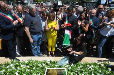 Strage treni, a Bari una targa per le 23 vittime a due anni dal disastro