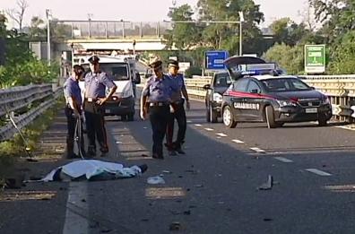 Bari, investe e uccide vigilante sulla statale 100: arrestato 36enne Bari, investe e uccide vigilante sulla statale 100: arrestato 36enne