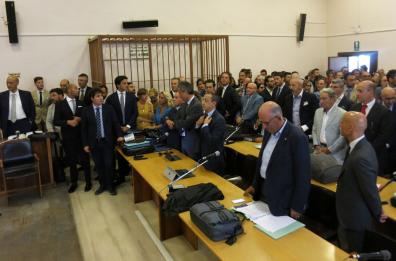 Tribunale di Trani, aula stracolma per la prima udienza sulla strage ferroviaria
