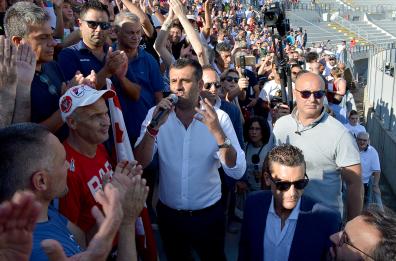 Una curva tutta biancorossa: ecco i 2000 a sostegno del Bari 