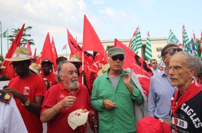 Strage dei braccianti, due cortei per dire «No al caporalato» 
In marcia anche Emiliano e Placido
